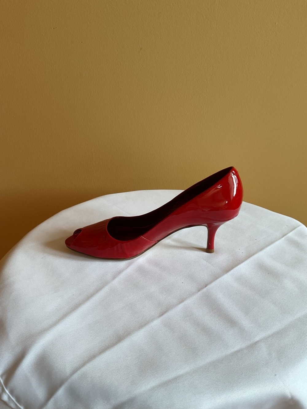 B2 Red Patent Leather Peep-Toe Mid Heel Pumps 36M (6)